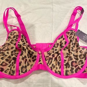 Cacique 42DD, leopard print and pink trim
